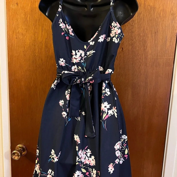 Blue & Floral Dress - Picture 11 of 12